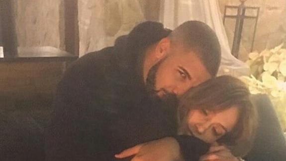 Jennifer Lopez y el rapero Drake confirman su relación de un modo curioso