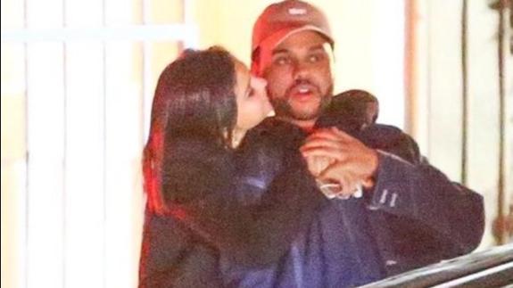 Selena Gomez y The Weeknd no se esconden.