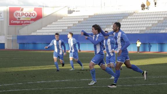 Chumbi, celebrando uno de los goles. 