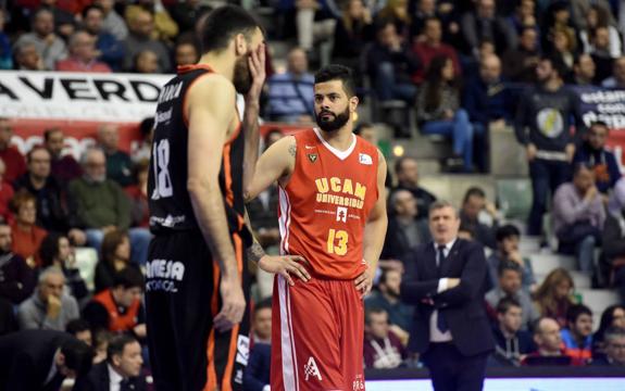 Faverani ya es oficialmente jugador del Barcelona