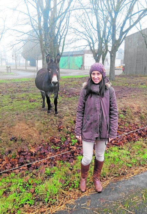 Carla Morós, en Nouzilly (Francia), donde realiza una beca posdoctoral.