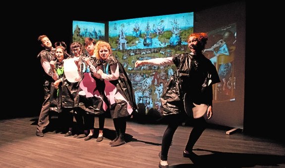 Una escena de la obra teatral 'Mira qué cuadro'.