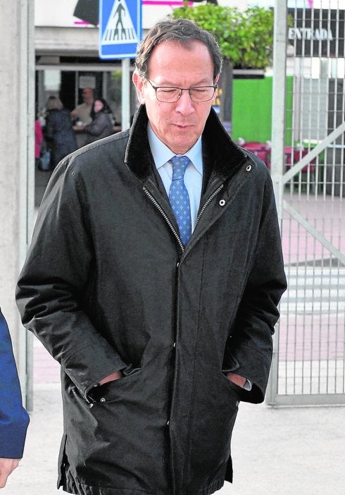 Miguel Ángel Cámara, ayer, llegando al juzgado.