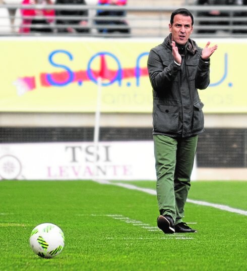 El entrenador del Murcia, Paco García.