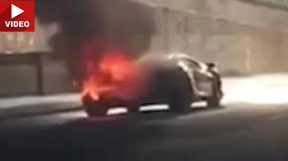 Arde un Lamborghini después de que su dueño lo trucara para que corriera más