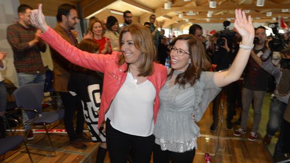 Susana Díaz, ante los medios de comunicación, en la UPCT. 