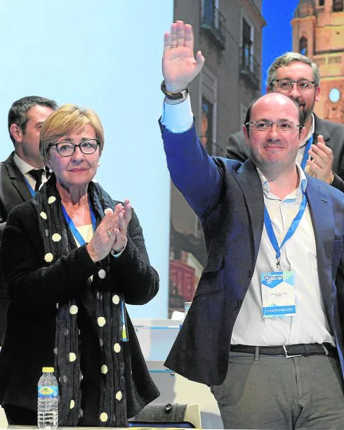 La nueva secretaria general, Maruja Pelegrín, y Pedro Antonio Sánchez, durante el congreso del PP del pasado sábado.