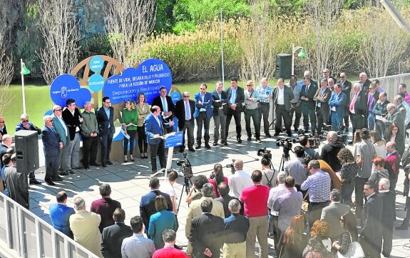 La Fundación Pedro Cano de Blanca, junto al río Segura, acogió el acto del Día del Agua. 