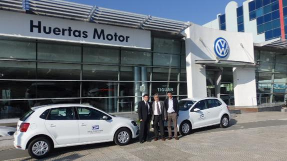 Huertas Motor entrega dos Volkswagen Polo a Tomi Maquinaria