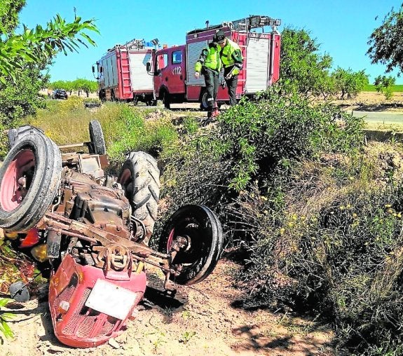 Muere al quedar atrapado bajo su tractor en Fuente Librilla