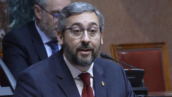 Víctor Manuel Martínez, en la Asamblea. 