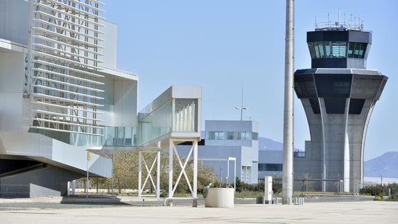 Instalaciones del aeropuerto de Corvera.