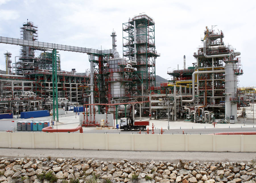 La refinería de Repsol en el Valle de Escombreras, en una imagen de esta mañana