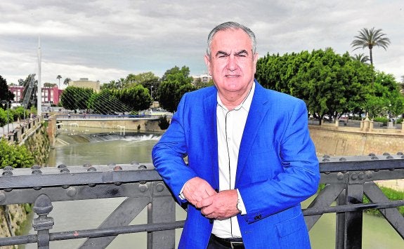 «Es el momento del relevo y no optaré a la reelección en el próximo congreso»