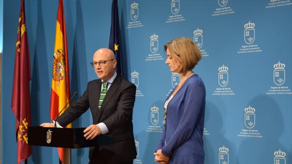 Juan Hernández en la rueda de prensa ofrecida tras la reunión.