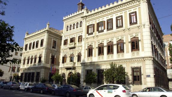 El edificio de Convalecencia, actual sede de los órganos y servicios centrales administrativos de la UMU.