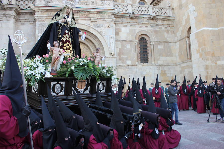 Procesión del Desenclavo