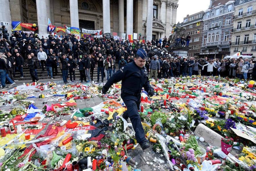 Tensión en el homenaje a las víctimas en Bruselas