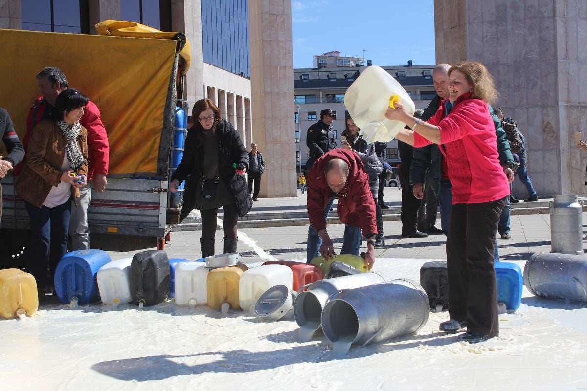 La leche, por los suelos