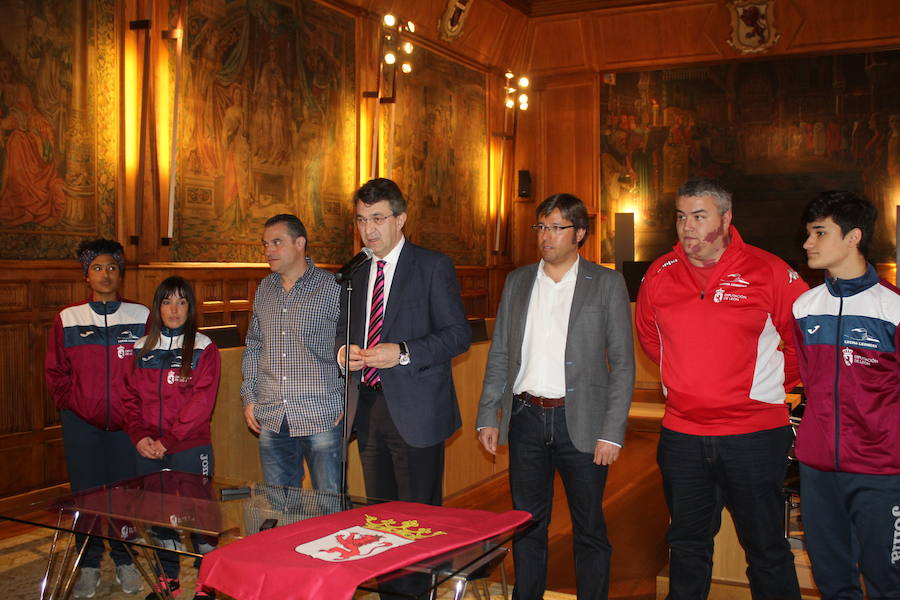 La Diputación recibe a la selección de Lucha Leonesa