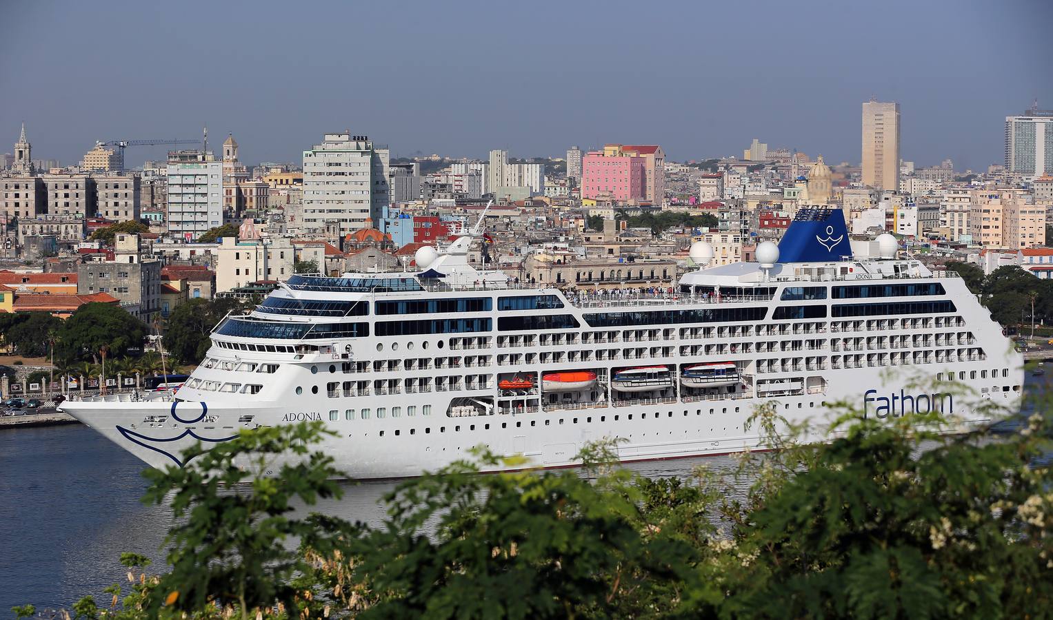 Llega a La Habana el primer crucero estadounidense en medio siglo