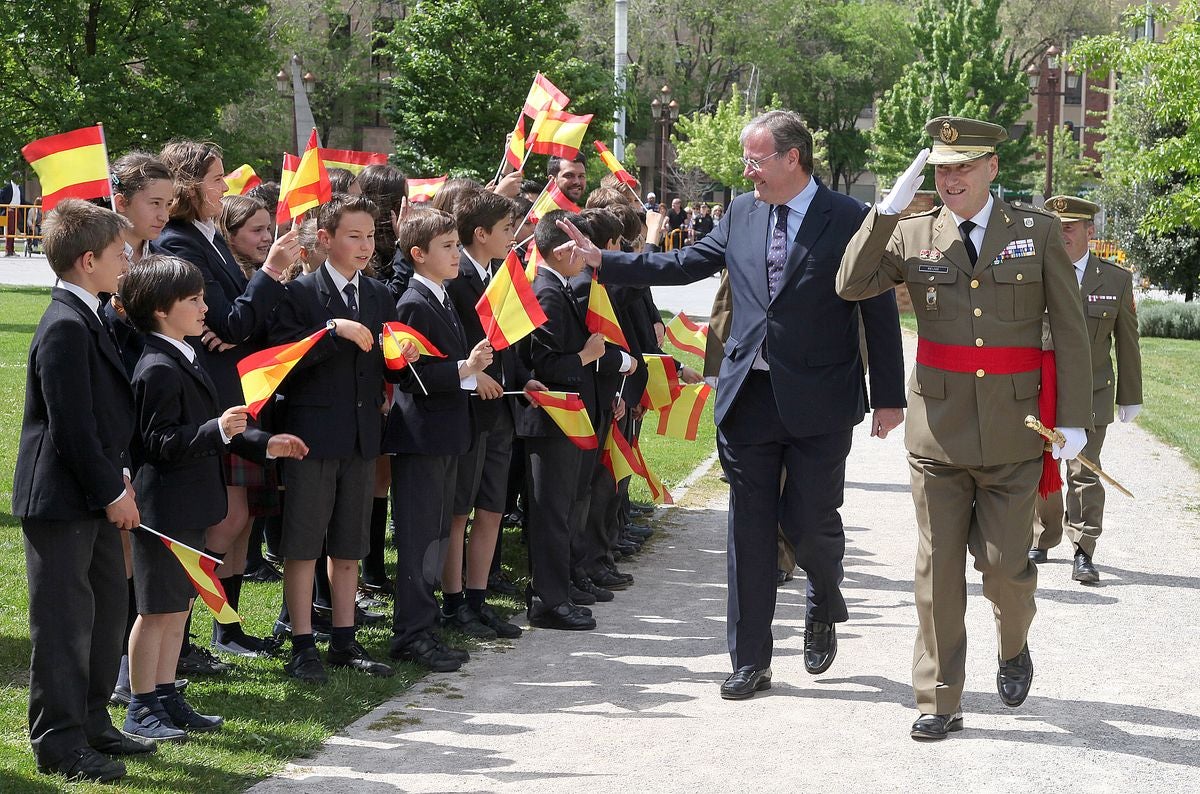 Homenaje en rojigualda