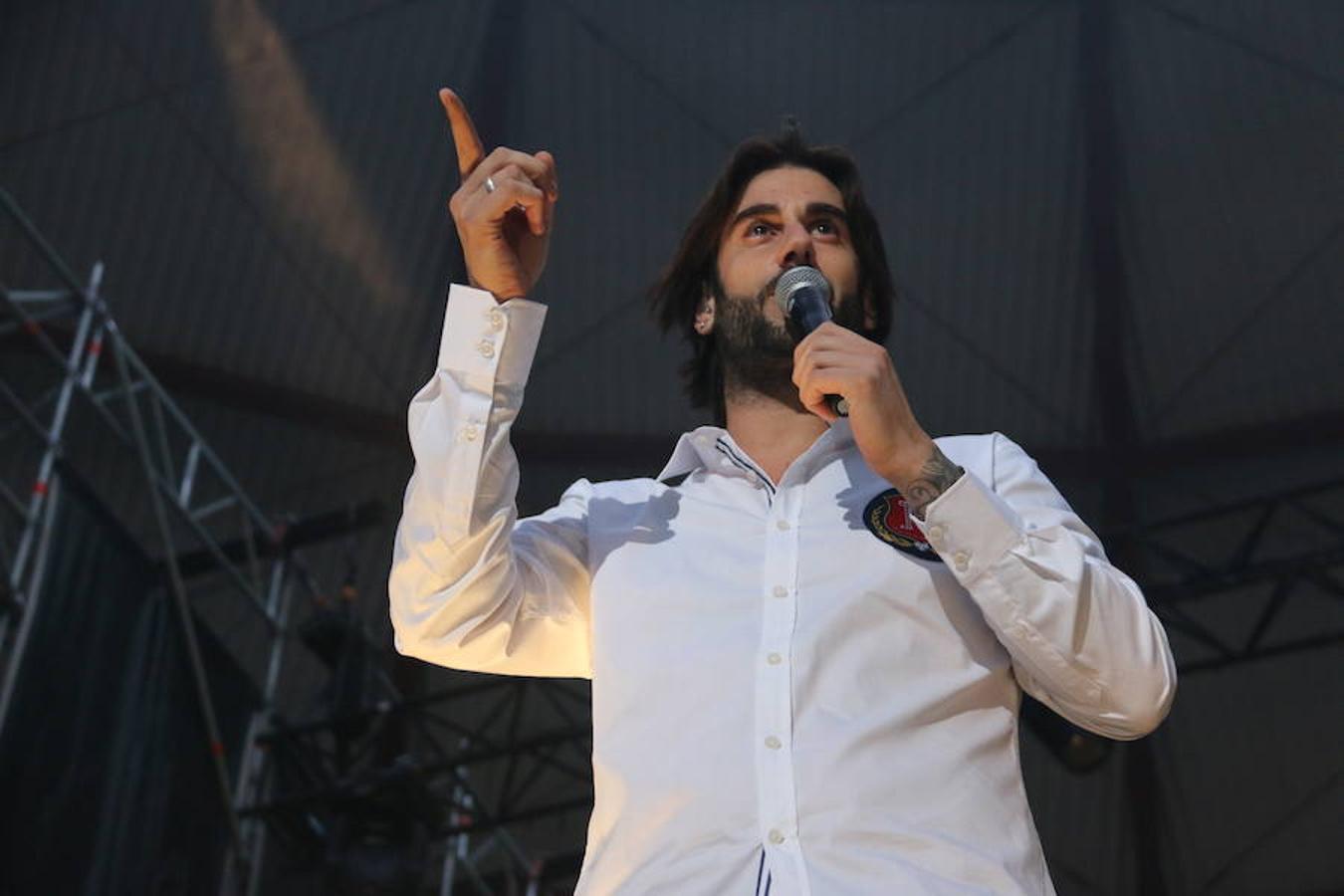 León se entrega a Melendi