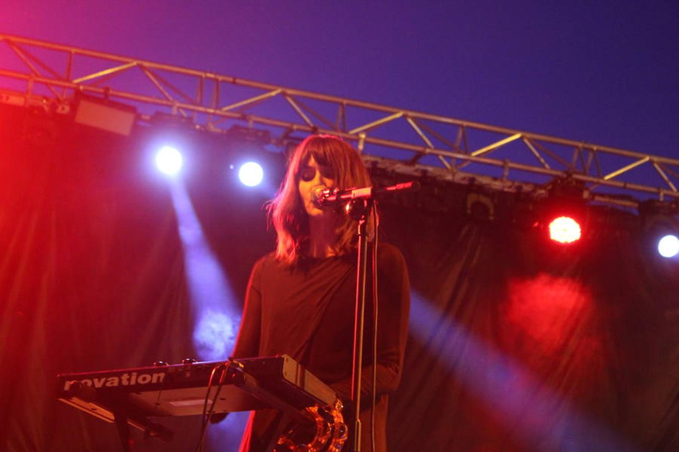 The Bright, por y para León