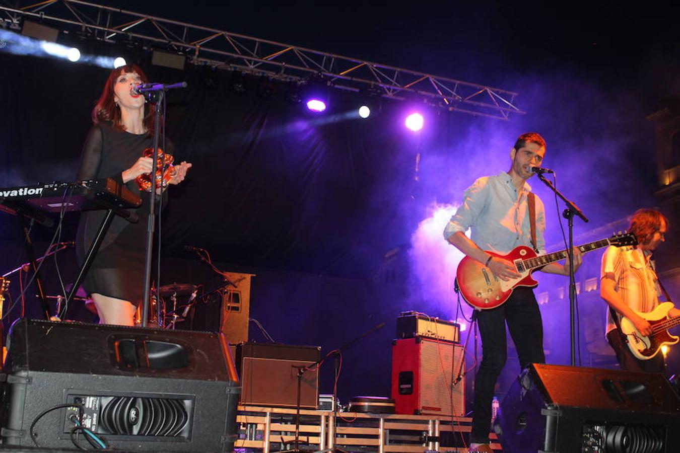 The Bright, por y para León