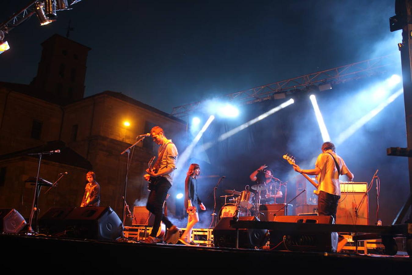 The Bright, por y para León