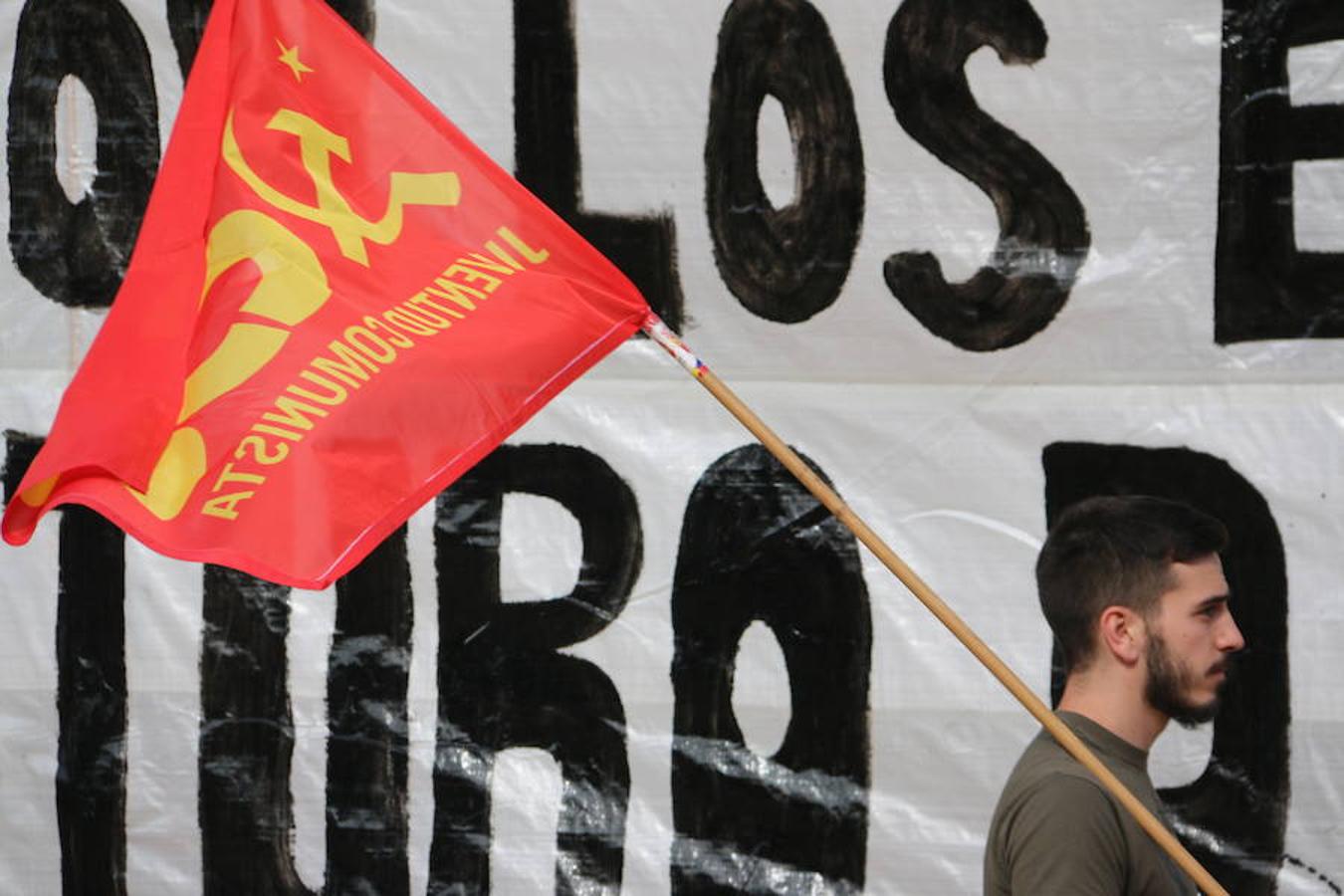 Ciñera sale a la carretera en defensa de la minería