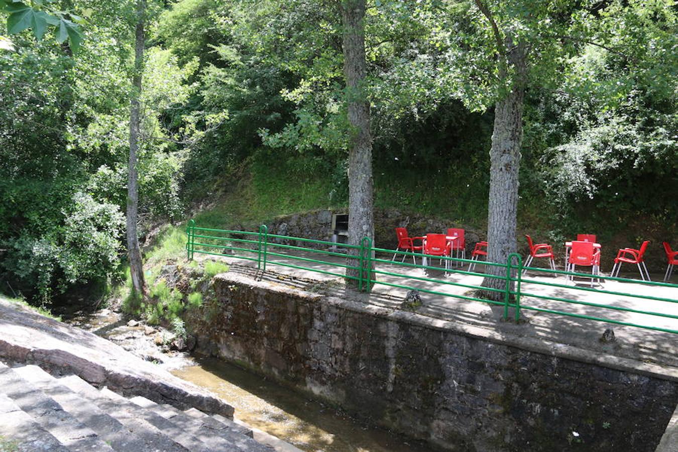 Un oasis entre montañas