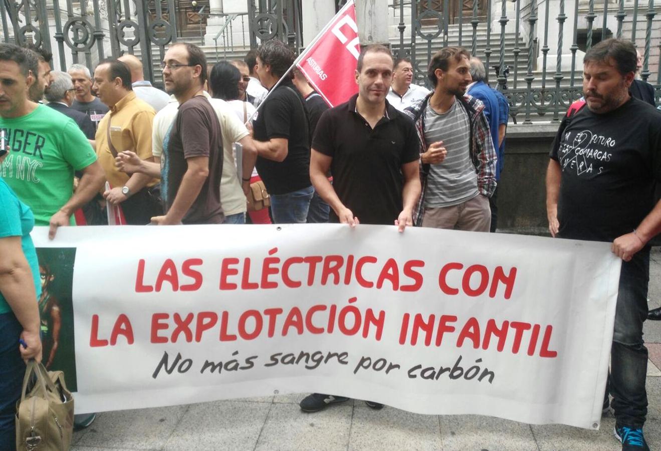 Concentración ante el Principado