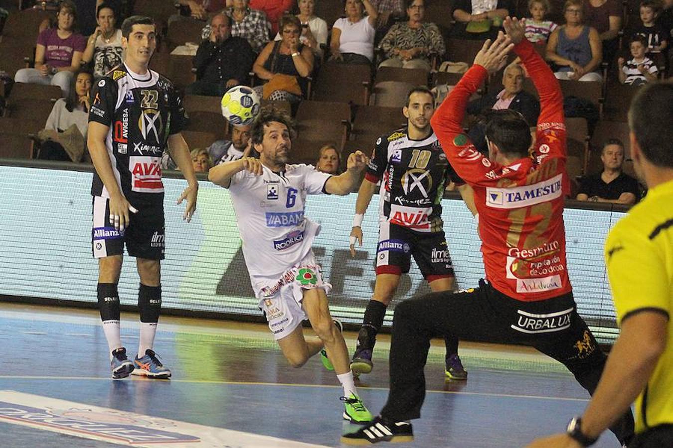 Victoria y homenaje en el municipal