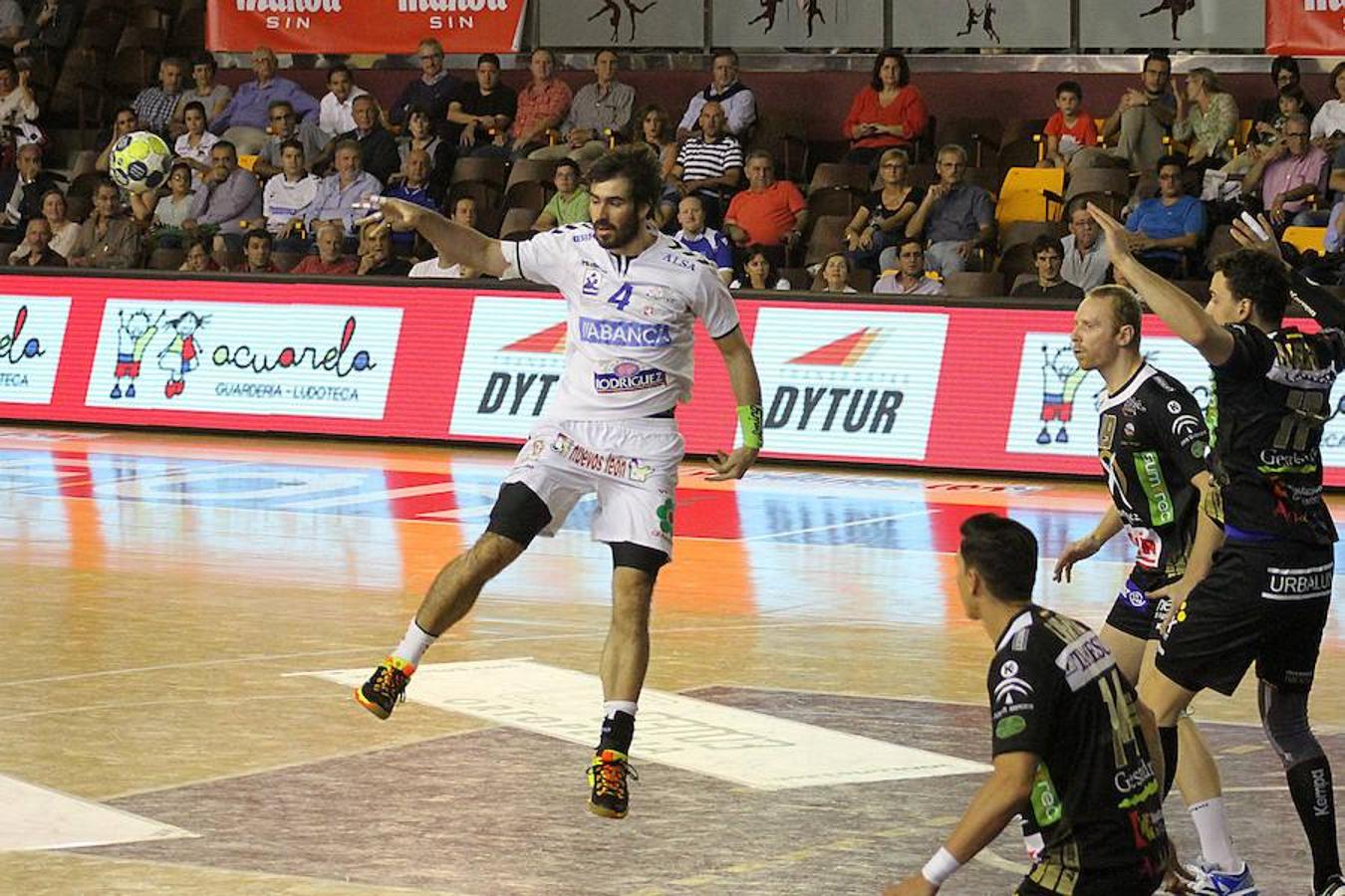 Victoria y homenaje en el municipal