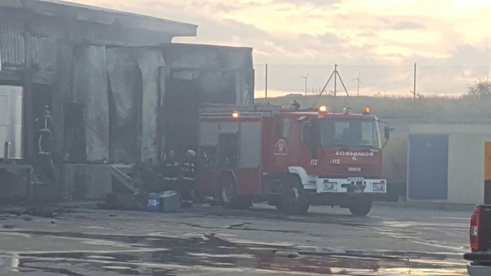 El fuego destruye la granja de Iberavi