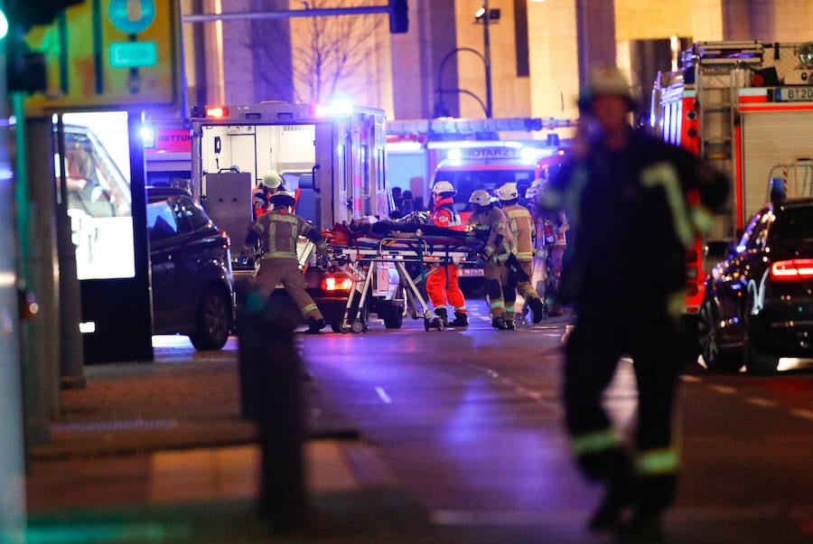 Al menos nueve muertos en un mercado navideño alemán por la embestida de un camión