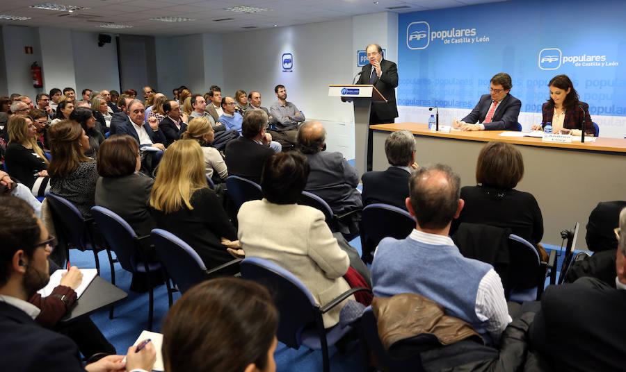 Presentación ponencias de educación del Partido Popular