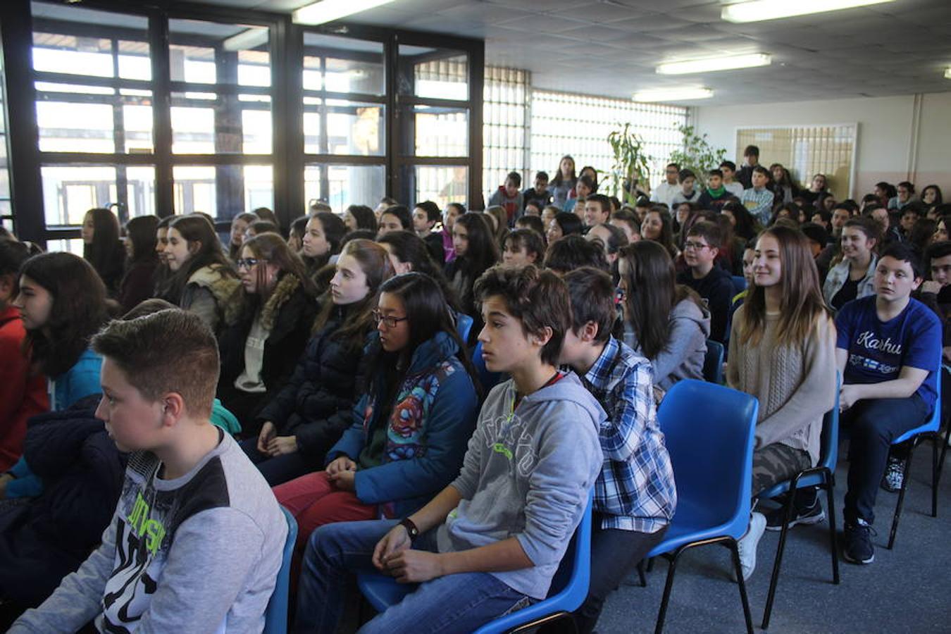 Care Santos, último Premio Nadal, en el IES Eras de Renueva