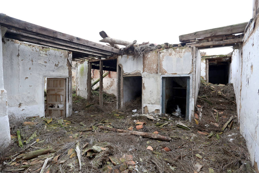 Pueblo abandonado de Villar de Matacabras (Ávila)