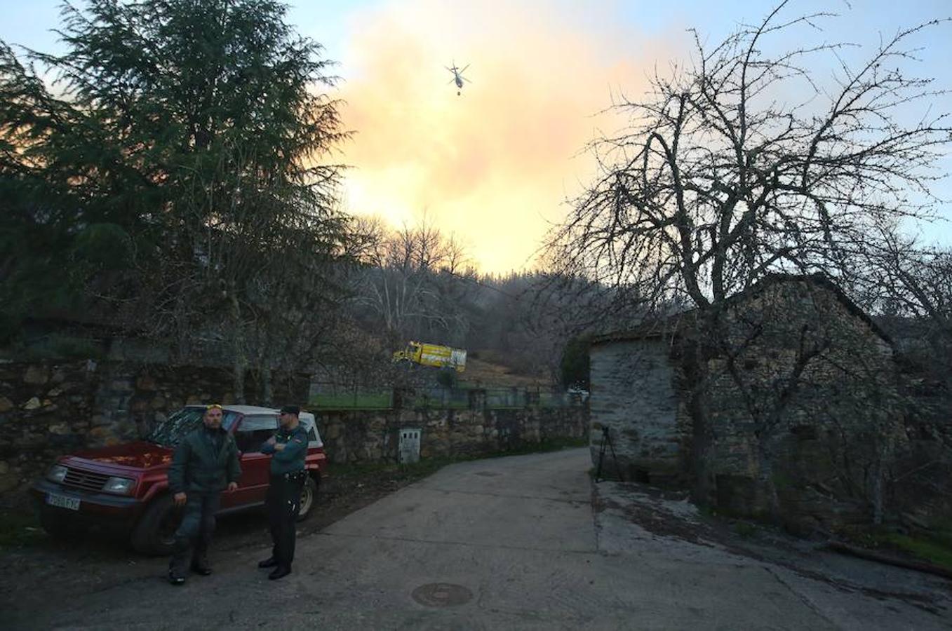 El fuego mantiene en vilo a El Bierzo