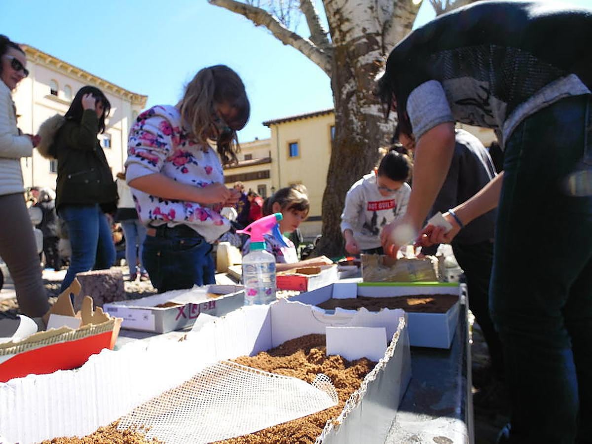 Los niños toman la Plaza del Grano