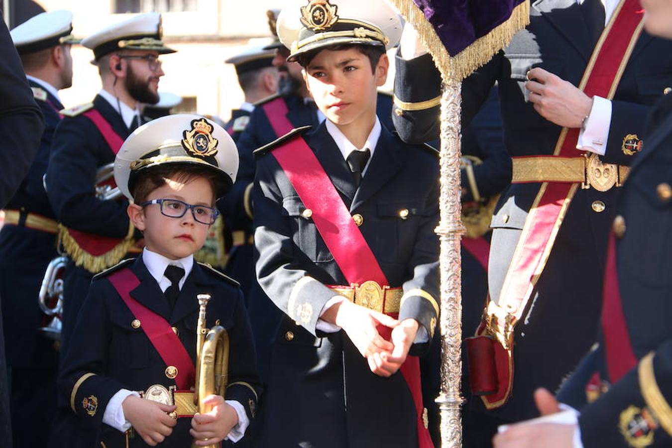 El sol arropa el Sábado de Pasión