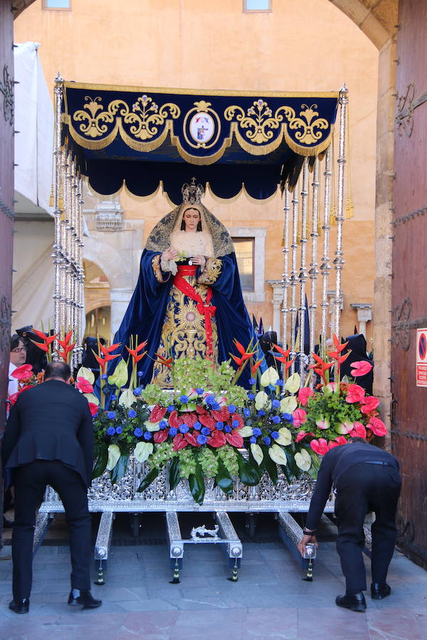 El sol arropa el Sábado de Pasión
