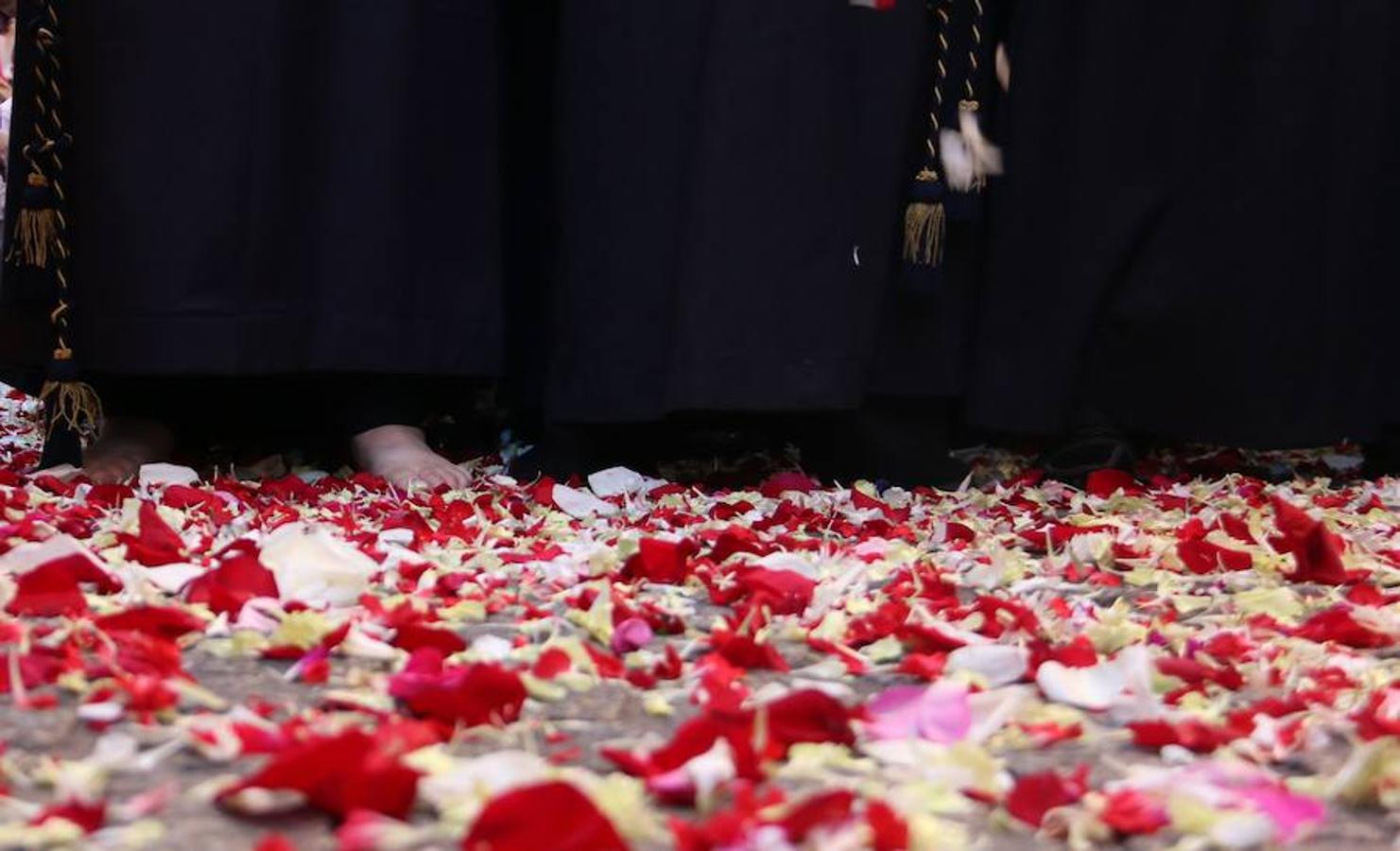 El sol arropa el Sábado de Pasión