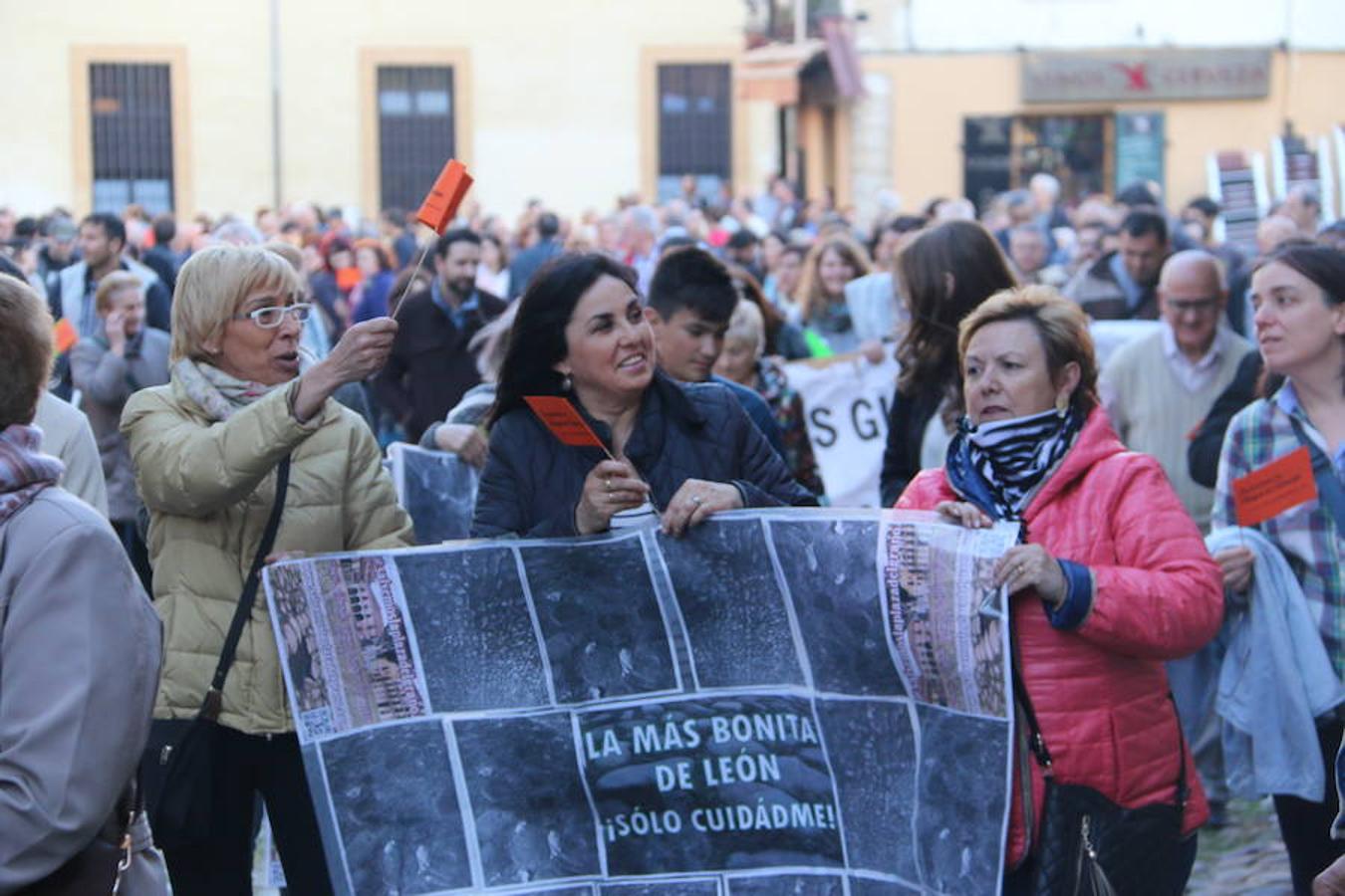 «Guardianes de la Plaza del Grano»
