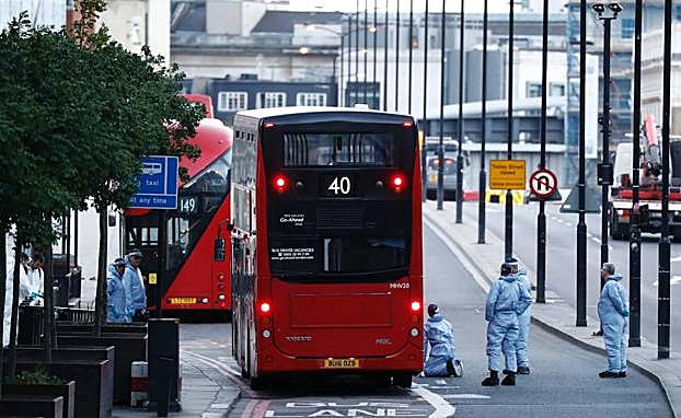 Investigadores en London Bridge. 