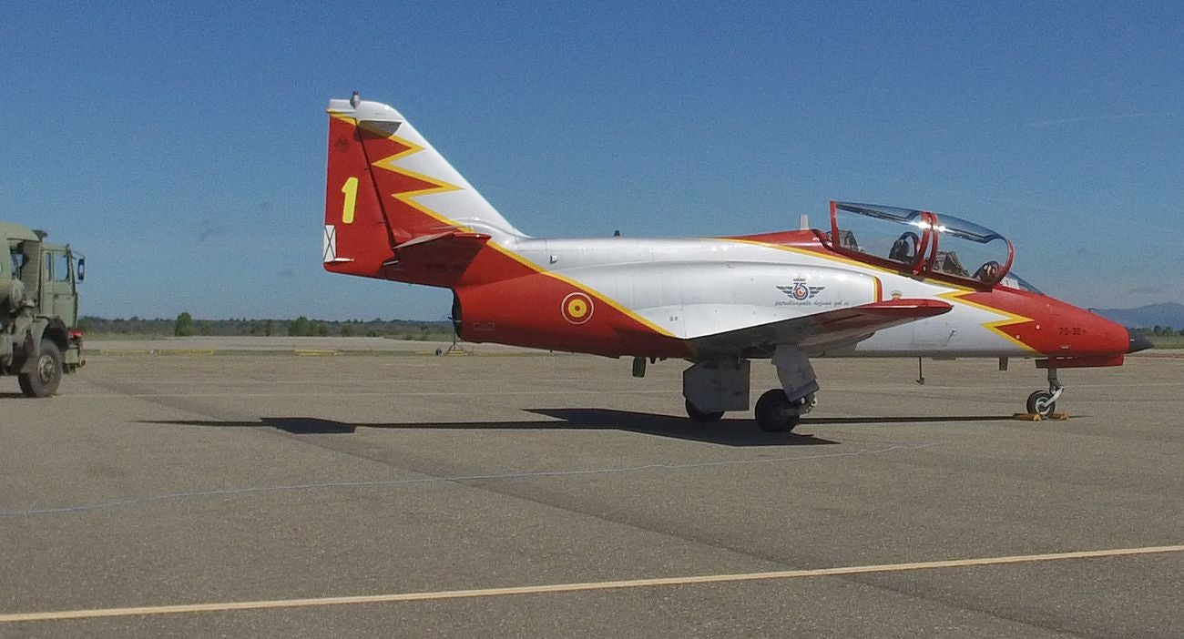 La Base Aérea de la Virgen del Camino acoge a los aviones que este domingo formarán parte de la exhibición aérea con motivo del XXV aniversario de la base aérea de la Virgen del Camino