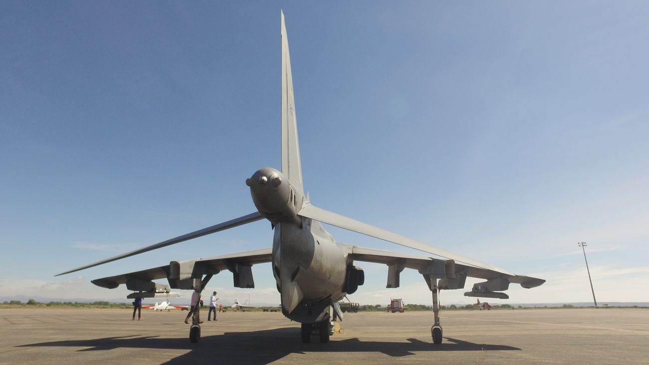 La Base Aérea de la Virgen del Camino acoge a los aviones que este domingo formarán parte de la exhibición aérea con motivo del XXV aniversario de la base aérea de la Virgen del Camino