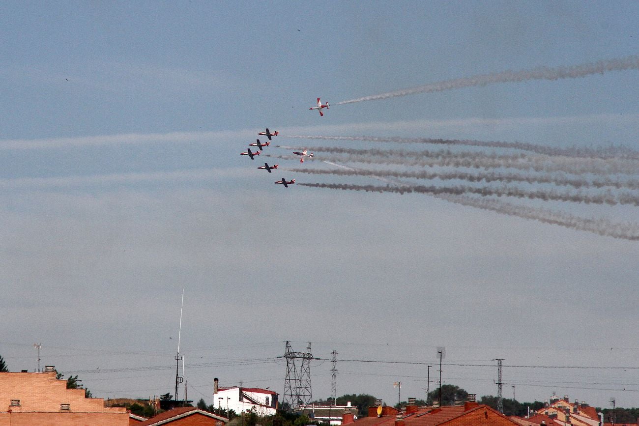 La Base Aérea de la Virgen del Camino acoge a los aviones que este domingo formarán parte de la exhibición aérea con motivo del XXV aniversario de la base aérea de la Virgen del Camino